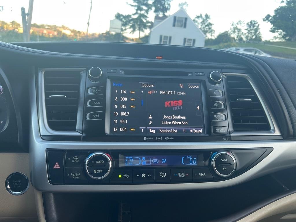 Toyota Highlander XLE AWD V6 2016
