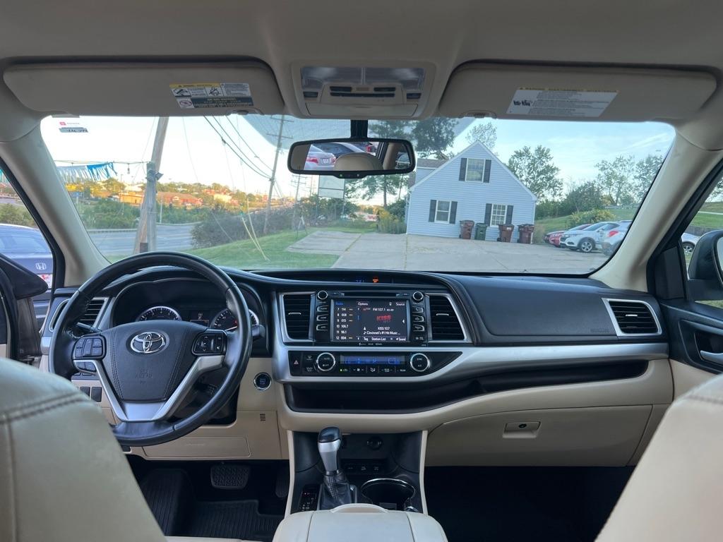 Toyota Highlander XLE AWD V6 2016