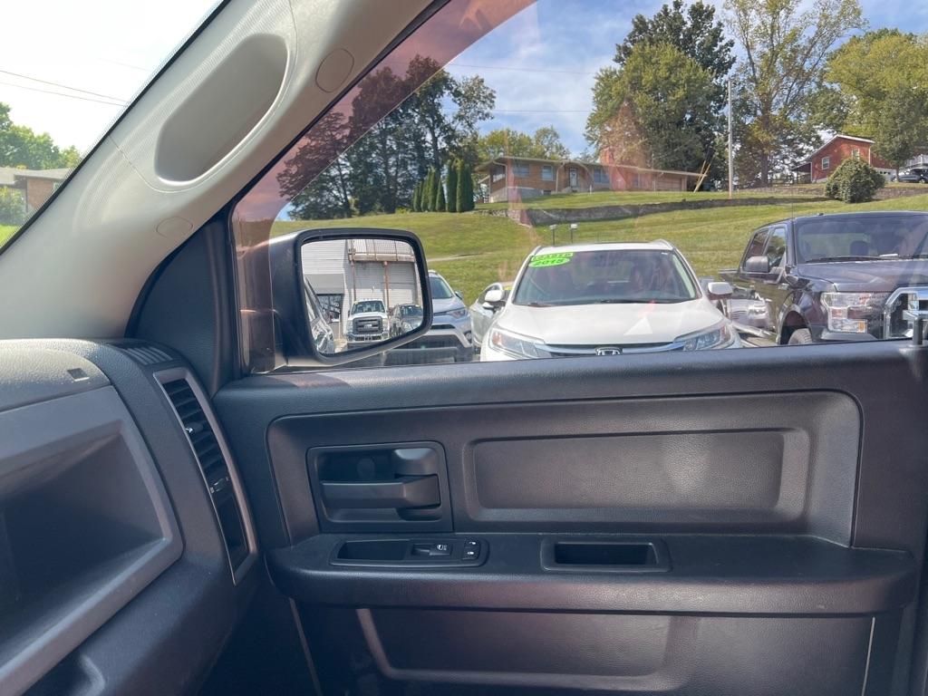 RAM 1500 Tradesman Crew Cab SWB 4WD 2014