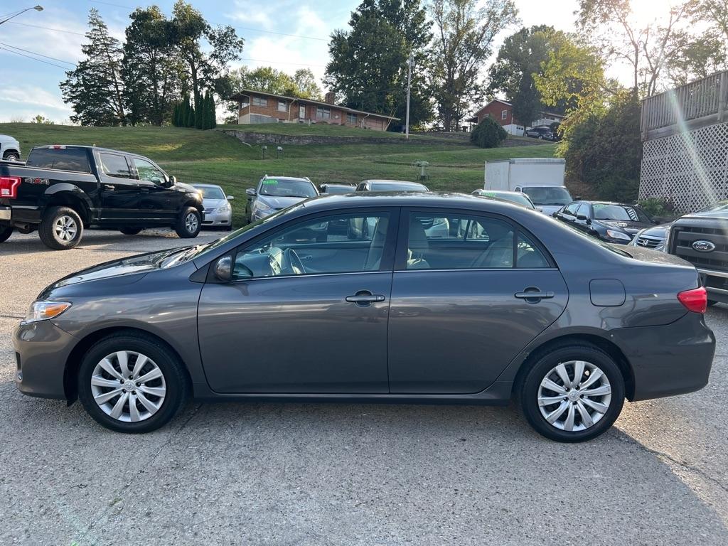 Toyota Corolla S 5-Speed MT 2013