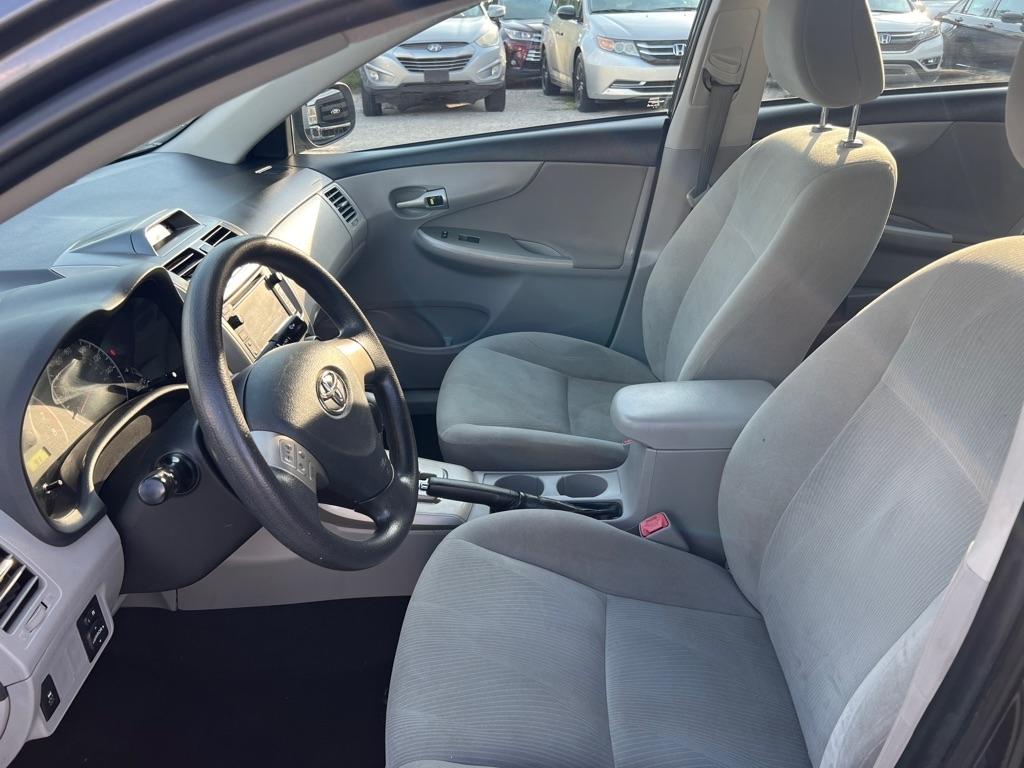 Toyota Corolla S 5-Speed MT 2013