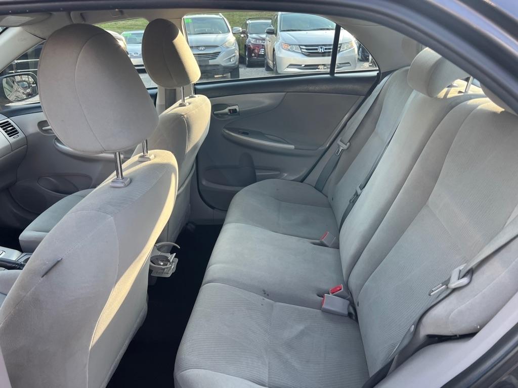 Toyota Corolla S 5-Speed MT 2013