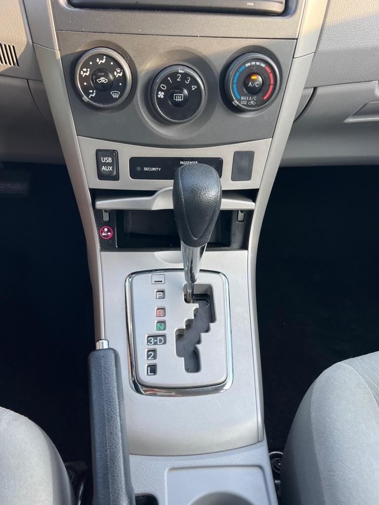 Toyota Corolla S 5-Speed MT 2013
