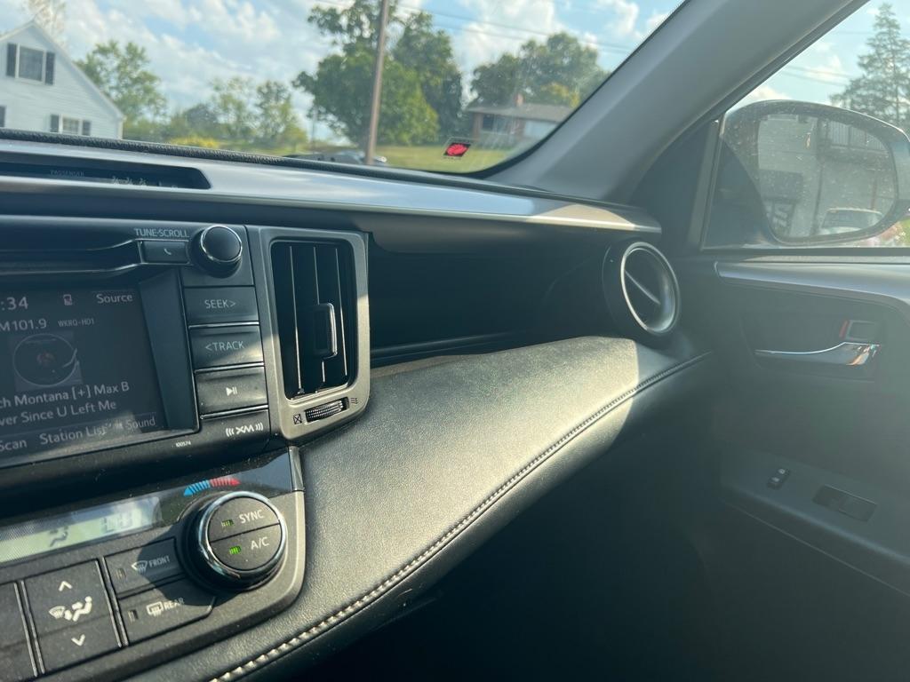 Toyota RAV4 XLE AWD 2018