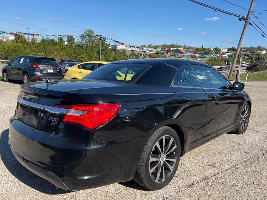 Chrysler 200 S Convertible 2011