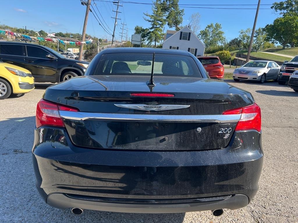 Chrysler 200 S Convertible 2011