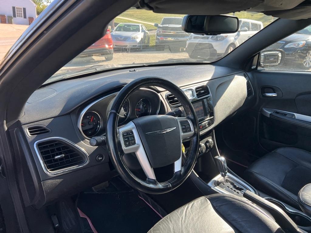 Chrysler 200 S Convertible 2011