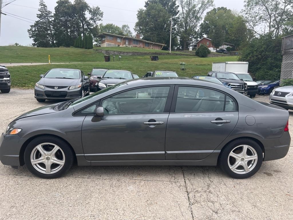 Honda Civic LX Sedan 5-Speed AT 2010