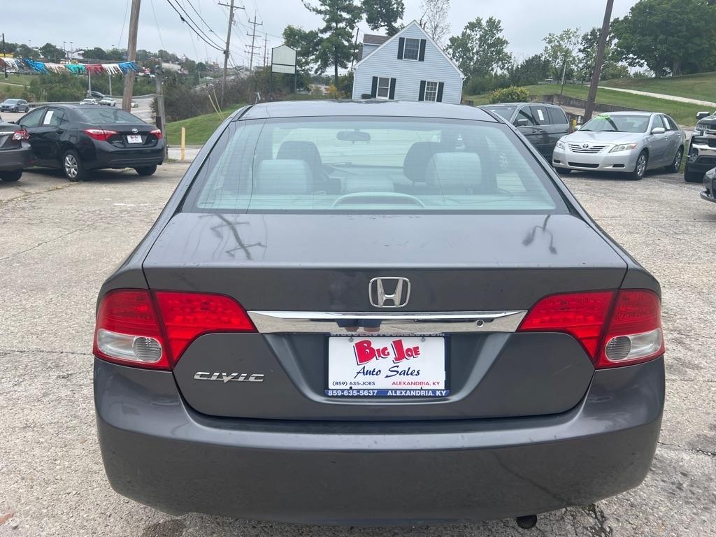 Honda Civic LX Sedan 5-Speed AT 2010