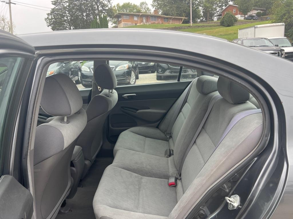 Honda Civic LX Sedan 5-Speed AT 2010