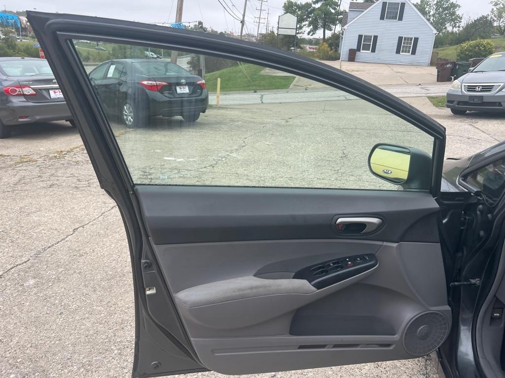 Honda Civic LX Sedan 5-Speed AT 2010