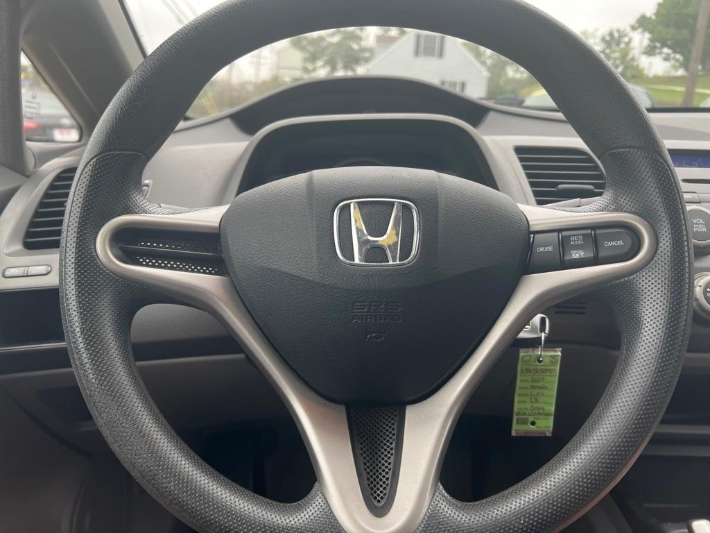 Honda Civic LX Sedan 5-Speed AT 2010