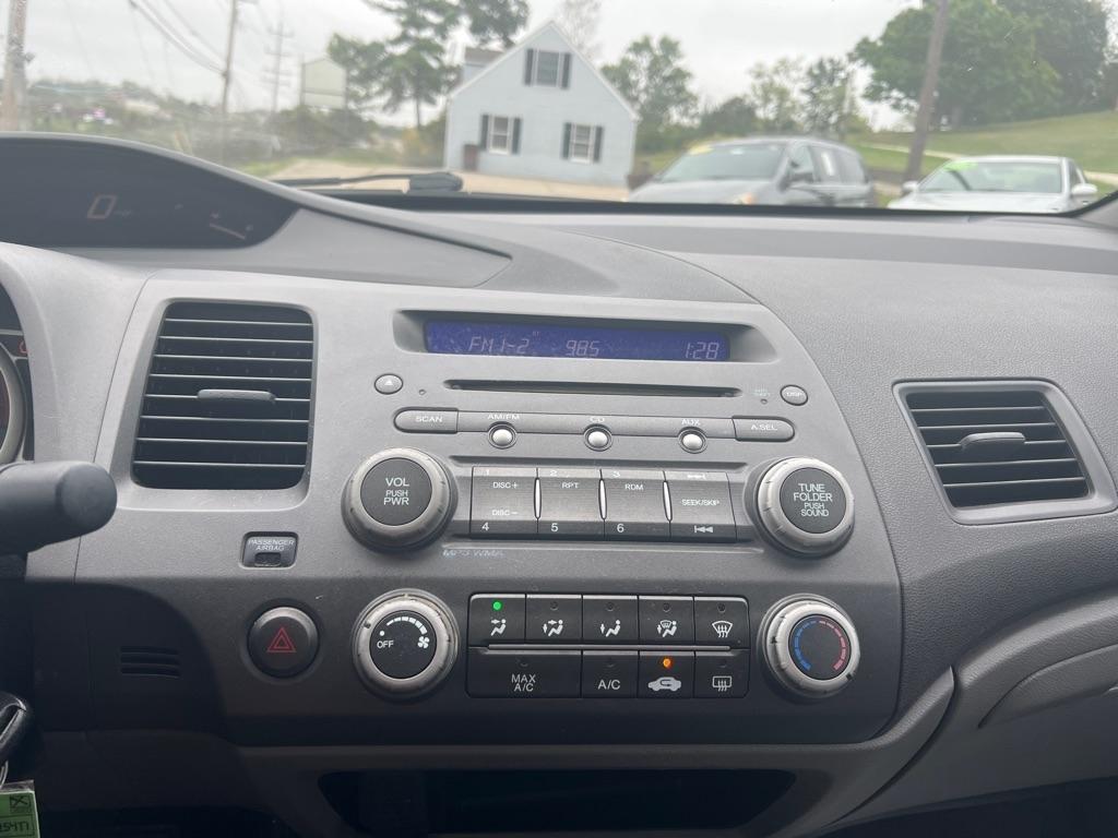 Honda Civic LX Sedan 5-Speed AT 2010