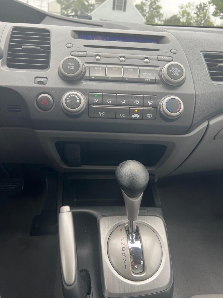Honda Civic LX Sedan 5-Speed AT 2010