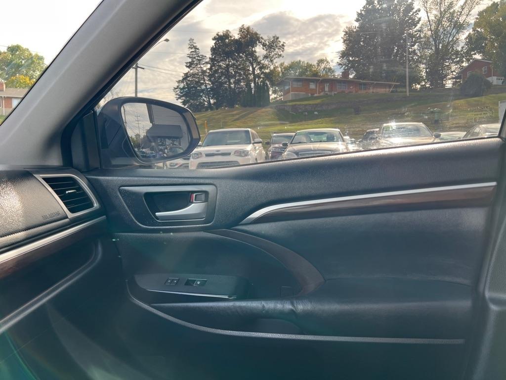 Toyota Highlander Limited AWD V6 2015