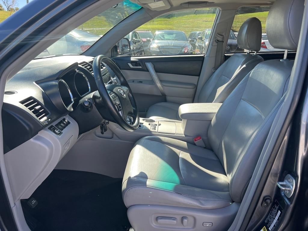 Toyota Highlander SE AWD V6 2012