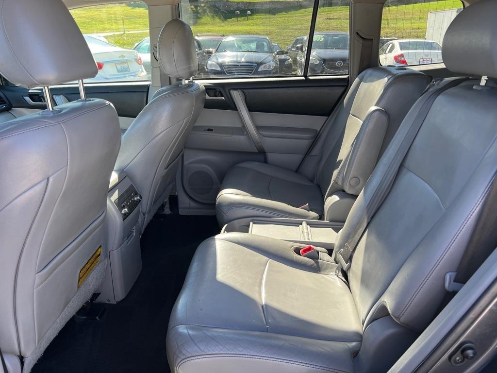 Toyota Highlander SE AWD V6 2012