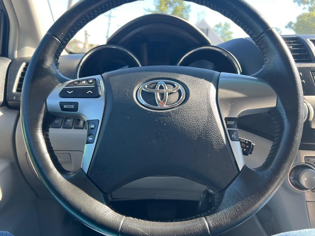 Toyota Highlander SE AWD V6 2012