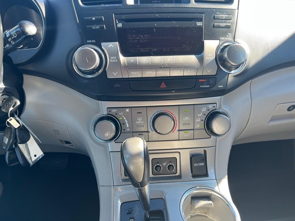 Toyota Highlander SE AWD V6 2012