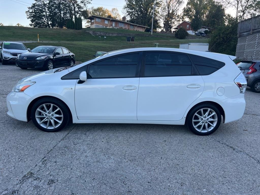 Toyota Prius V Five (Natl) 2013