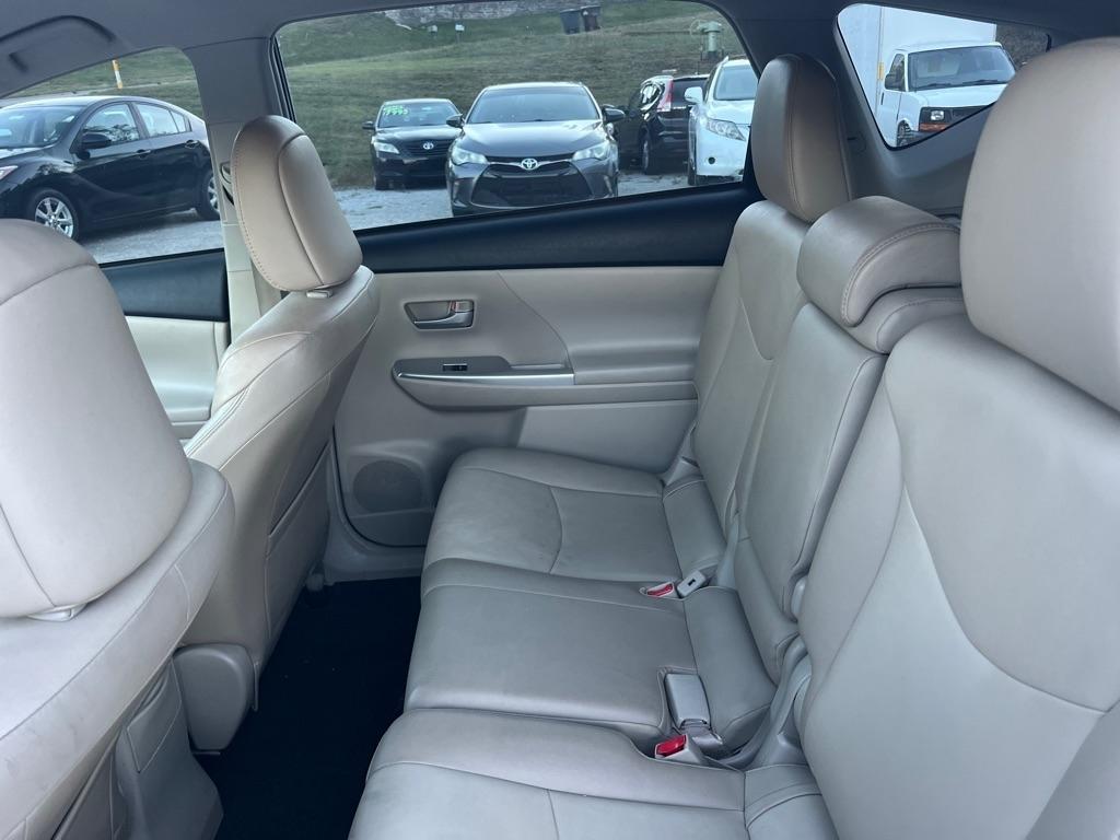 Toyota Prius V Five (Natl) 2013