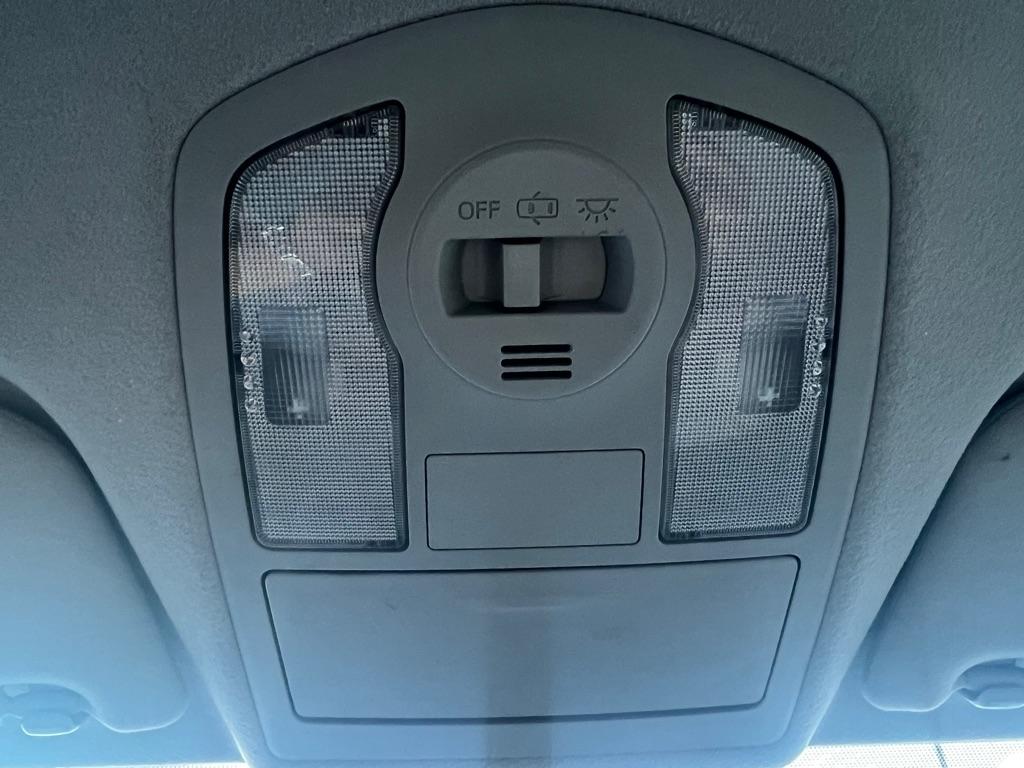 Toyota Prius V Five (Natl) 2013