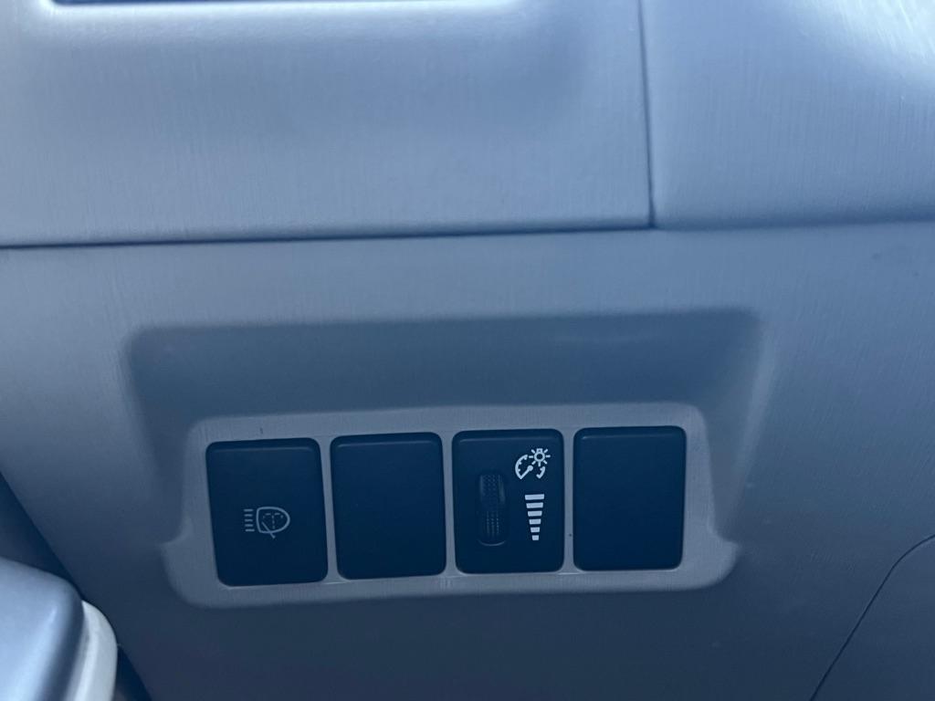 Toyota Prius V Five (Natl) 2013