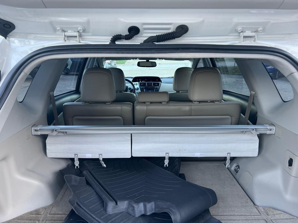 Toyota Prius V Five (Natl) 2013