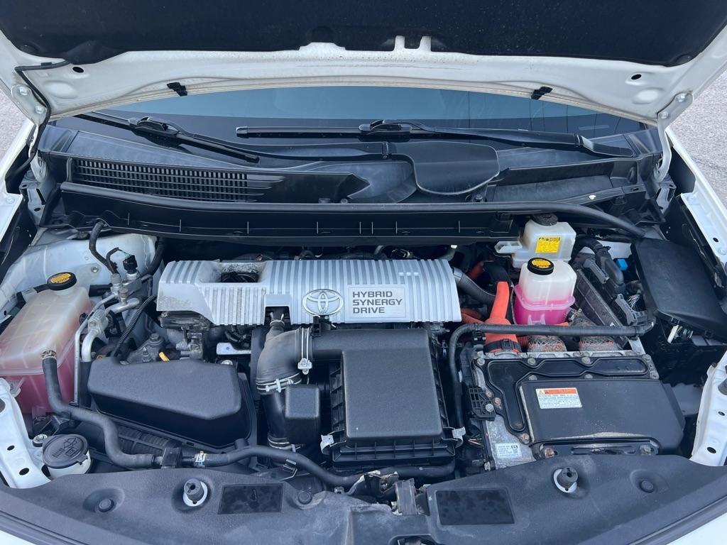 Toyota Prius V Five (Natl) 2013