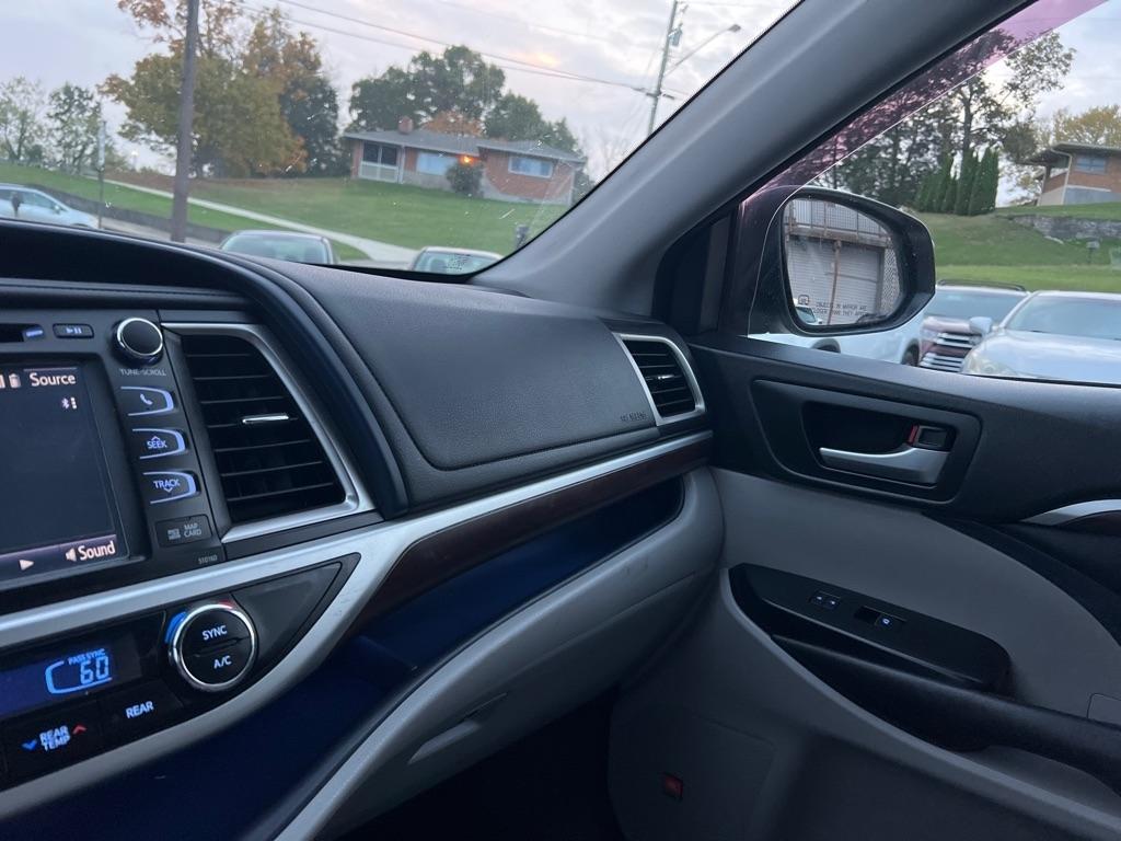 Toyota Highlander Limited AWD V6 2016