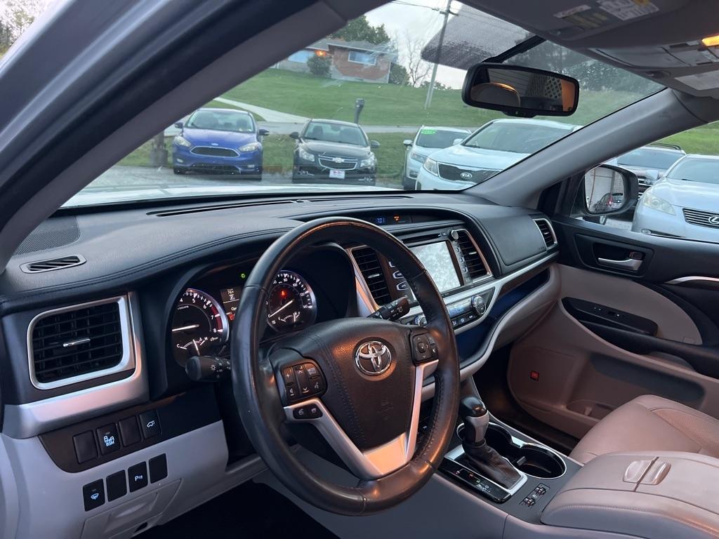 Toyota Highlander Limited AWD V6 2016