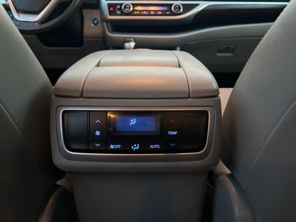 Toyota Highlander Limited AWD V6 2016