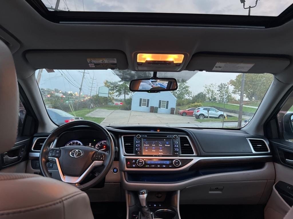 Toyota Highlander Limited AWD V6 2016