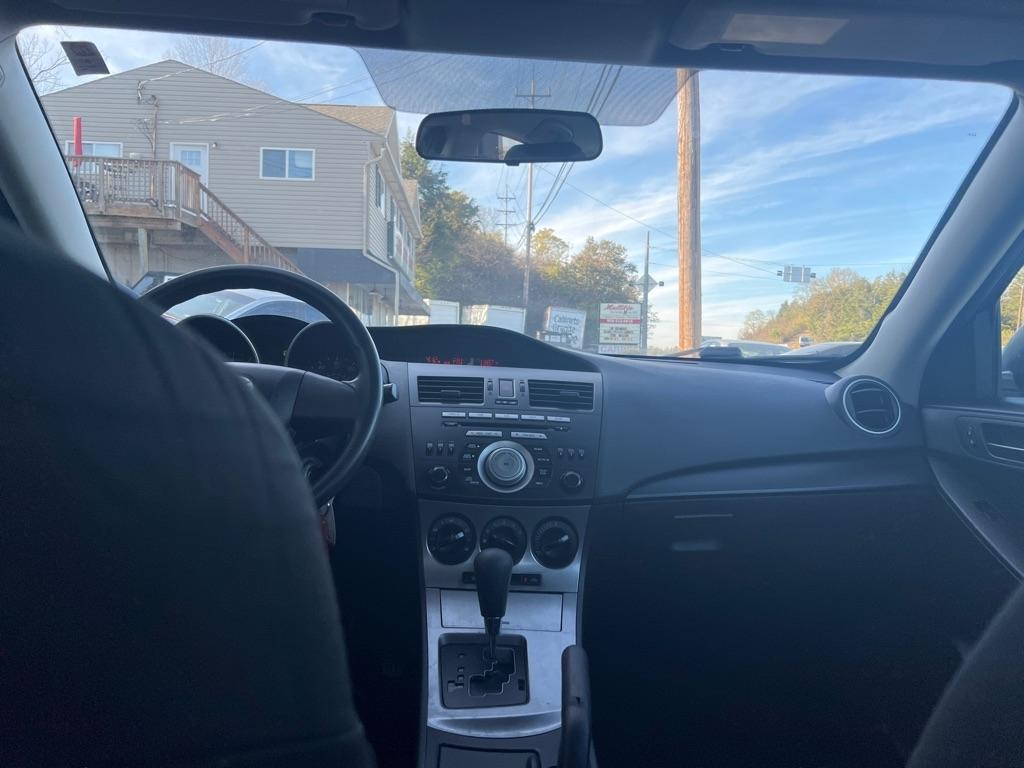 Mazda MAZDA3 i Sport 4-Door 2011
