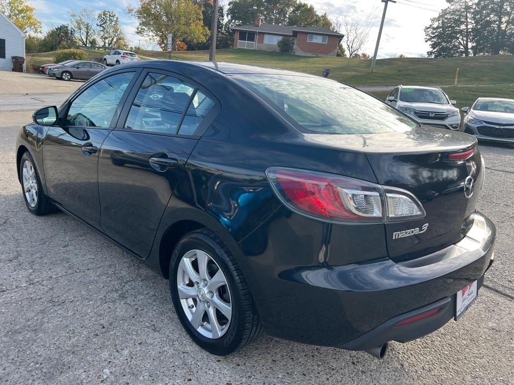 Mazda MAZDA3 i Touring 4-door 2011