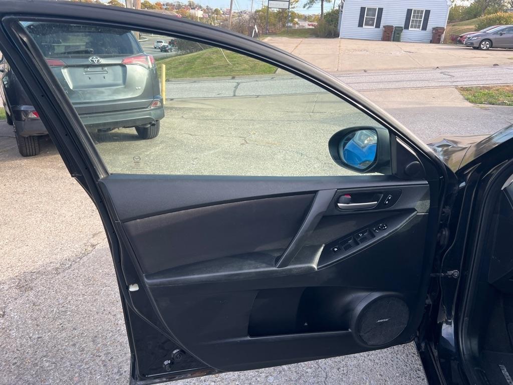 Mazda MAZDA3 i Touring 4-door 2011