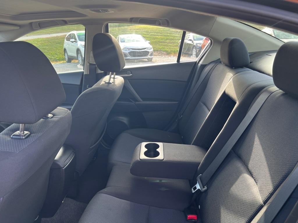 Mazda MAZDA3 i Touring 4-door 2011