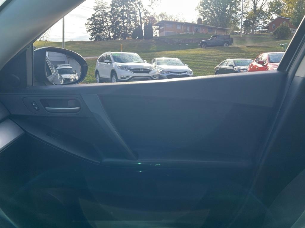 Mazda MAZDA3 i Touring 4-door 2011