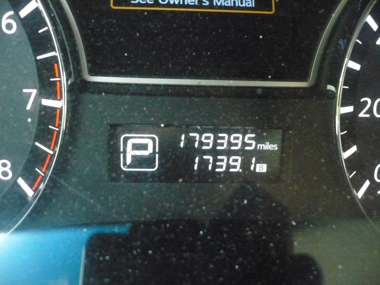 Nissan Pathfinder SV 4WD 2013