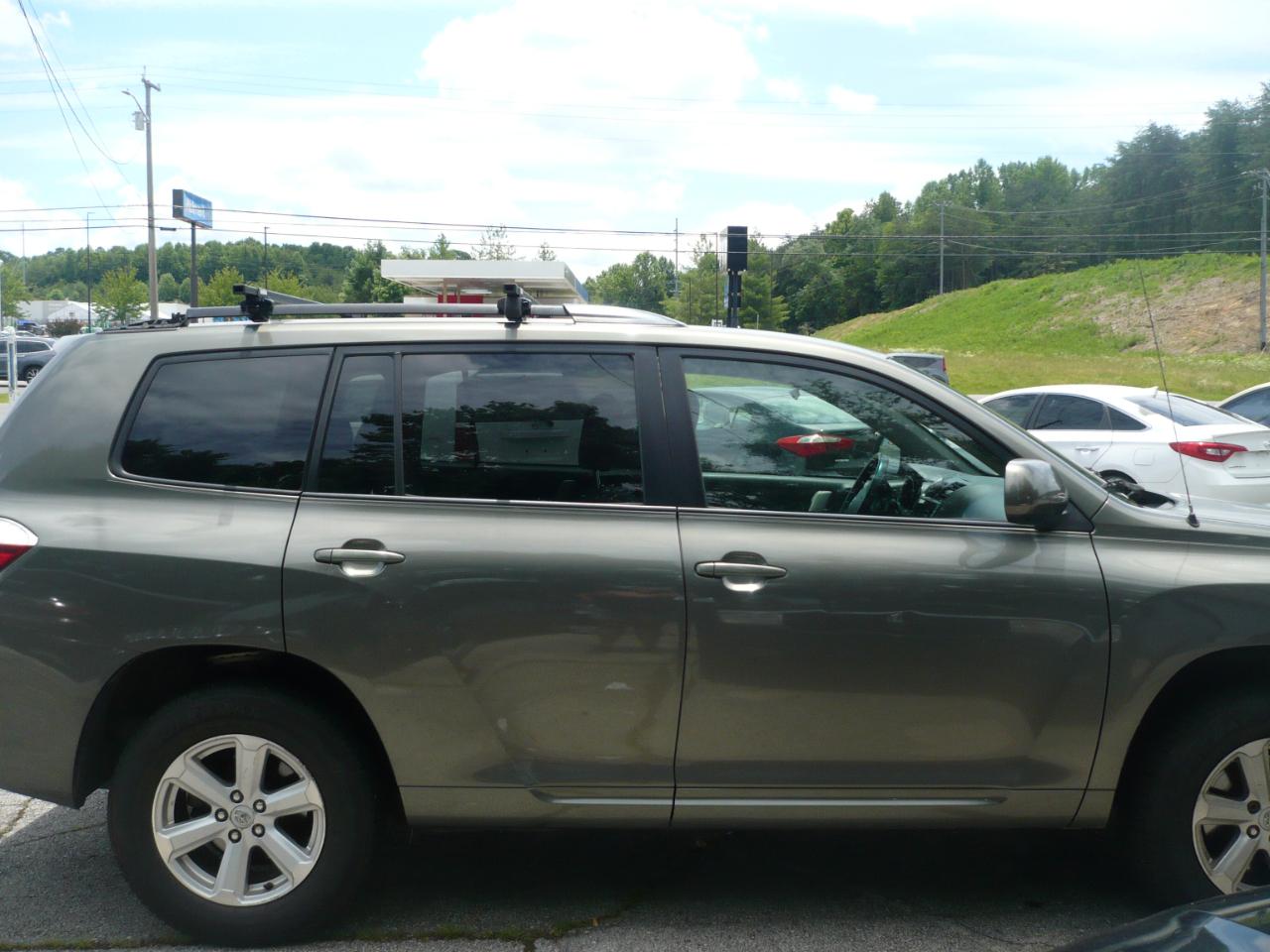 Toyota Highlander Base 2WD 2008