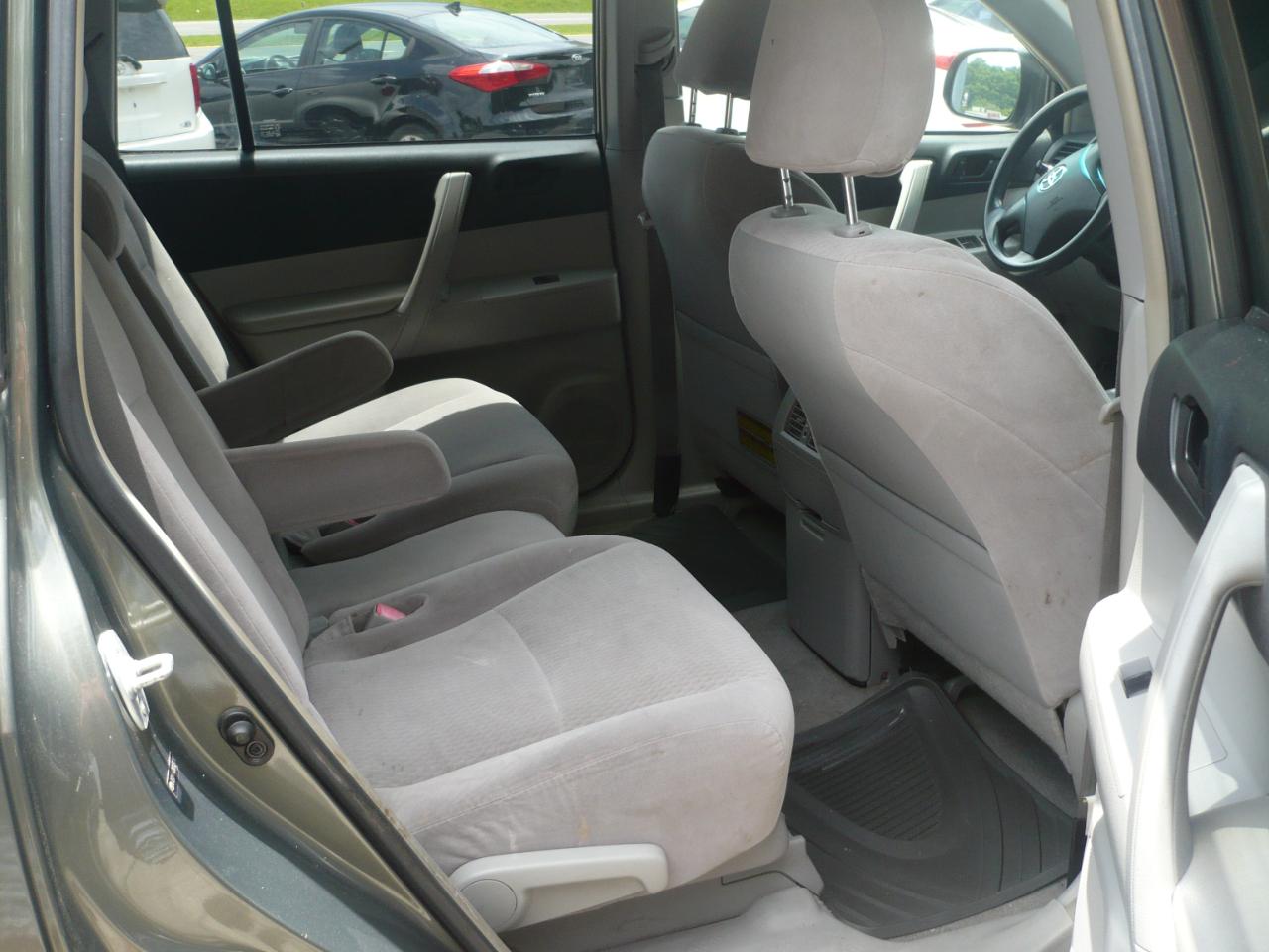 Toyota Highlander Base 2WD 2008