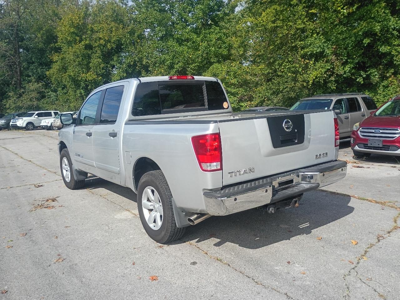 Nissan Titan XE Crew Cab 4WD SWB 2009