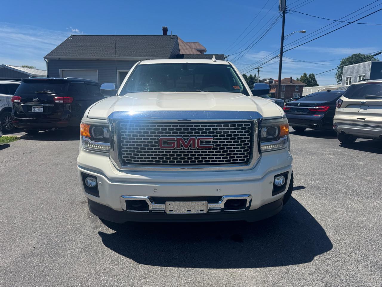 GMC Sierra 1500 4WD Crew Cab 153.0" Denali 2015