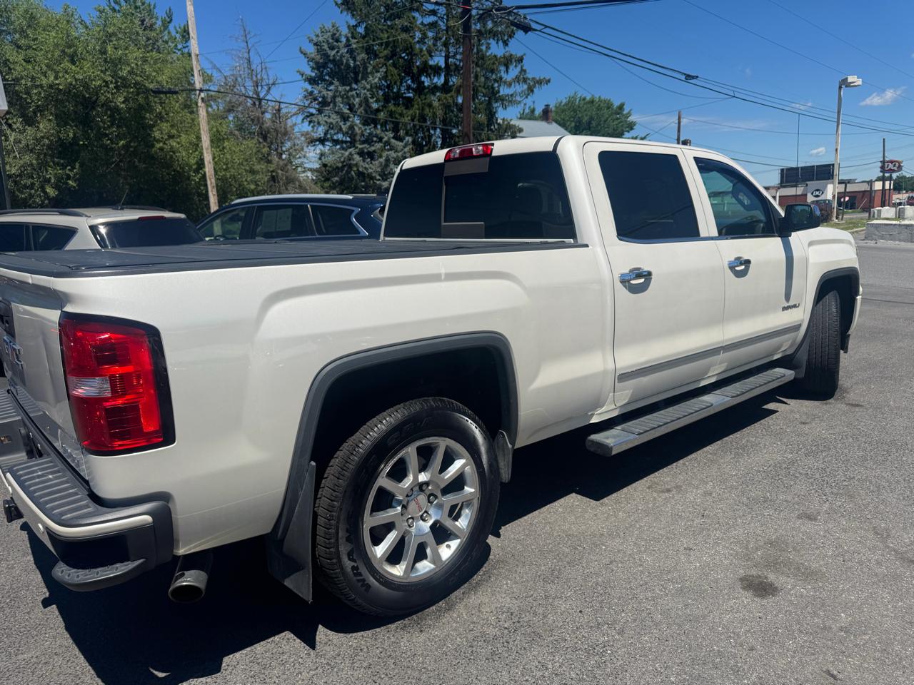 GMC Sierra 1500 4WD Crew Cab 153.0" Denali 2015