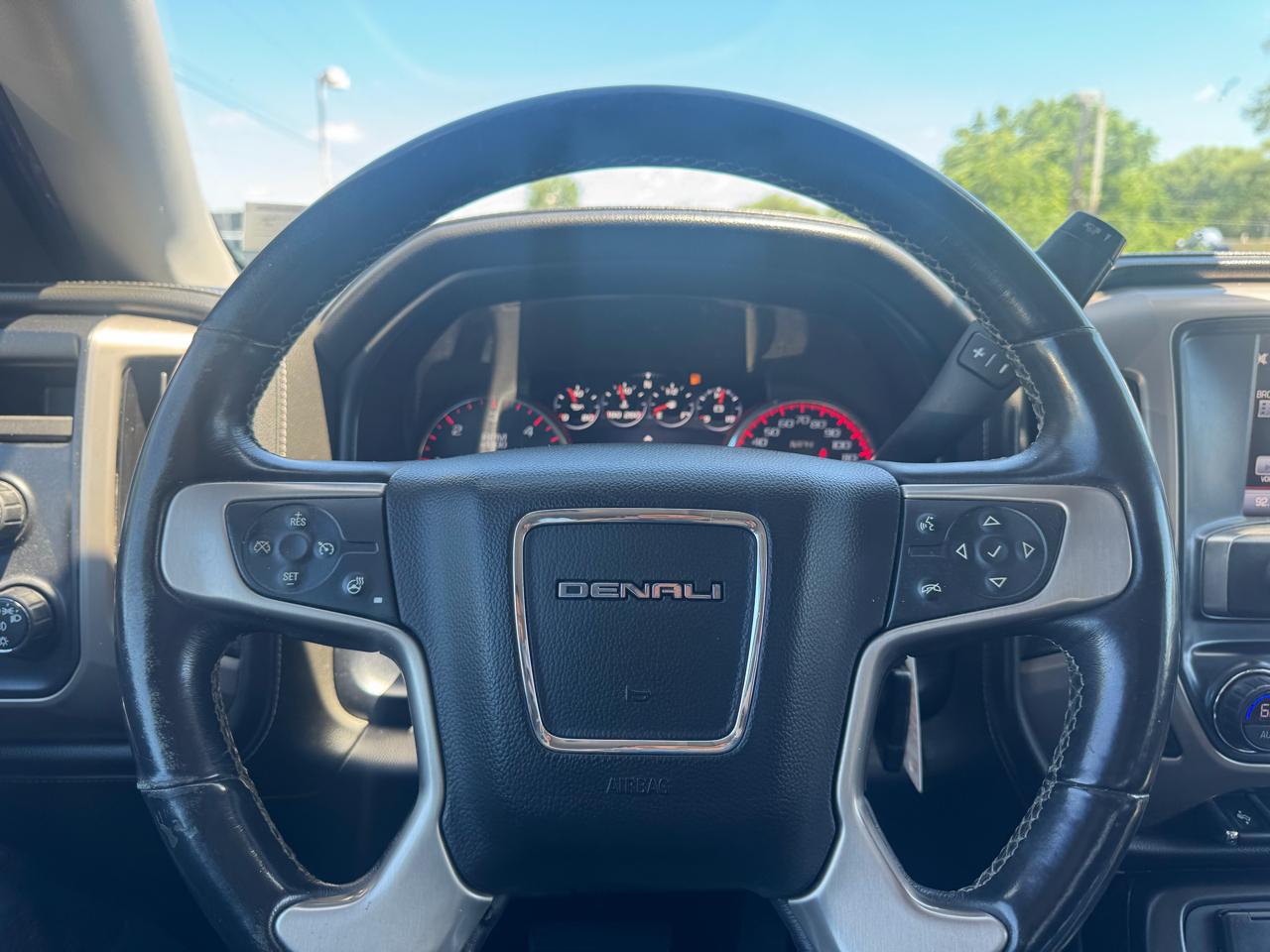 GMC Sierra 1500 4WD Crew Cab 153.0" Denali 2015