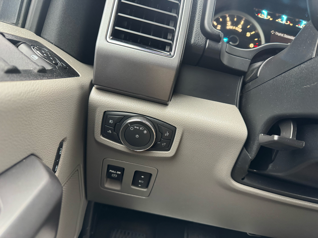 Ford F-150 King Ranch 4WD SuperCrew 5.5' Box 2019