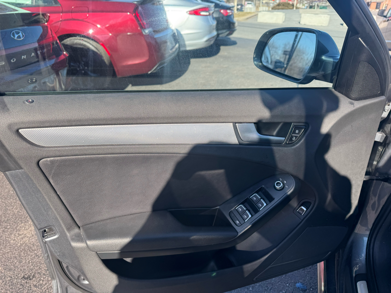 Audi A4 4dr Sdn Auto quattro 2.0T Premium 2014