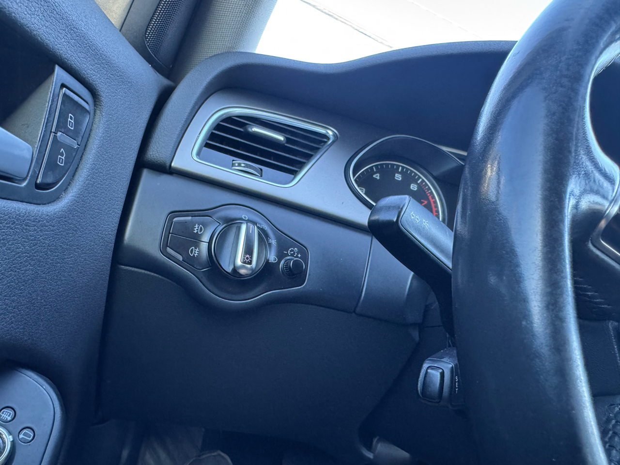 Audi A4 4dr Sdn Auto quattro 2.0T Premium 2014