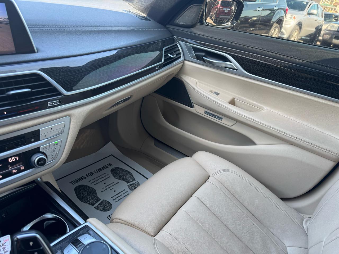 BMW 750i xDrive  2018