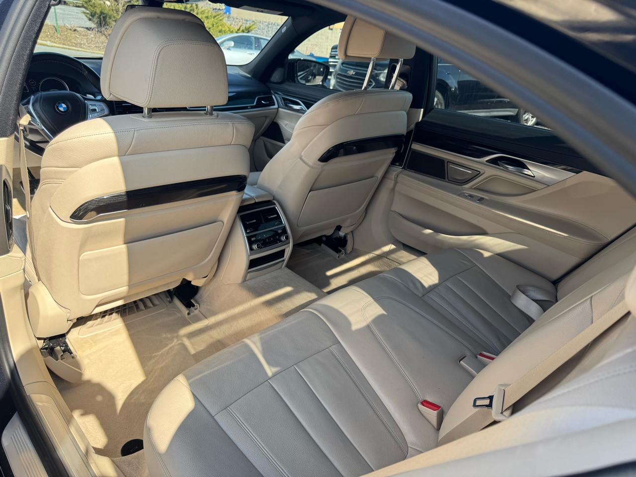 BMW 750i xDrive  2018